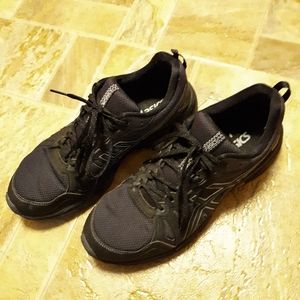 Men's Asics Black and Silver